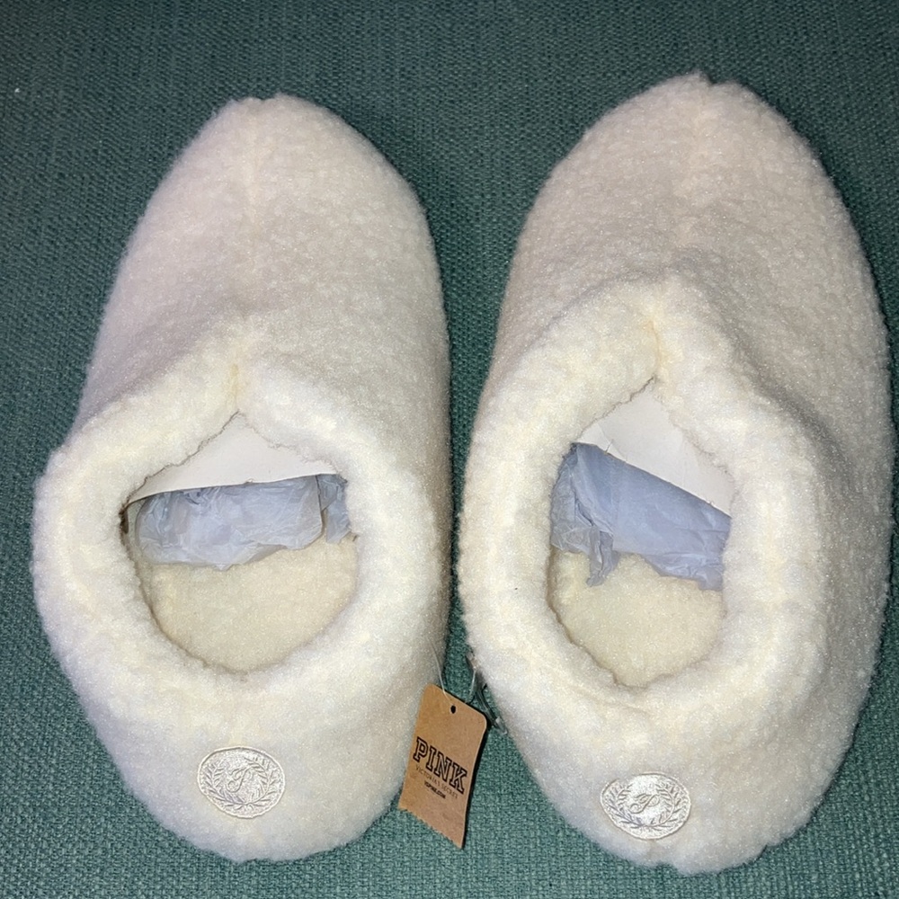 Victoria's Secret-NWT-Lady’s-Slippers Booties-Size L ( 9-10) Cream Color